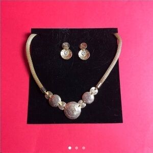 Formal gold jewellery set 💛💛​​​​​​​​​​​​​​​​​​​​​​​​​